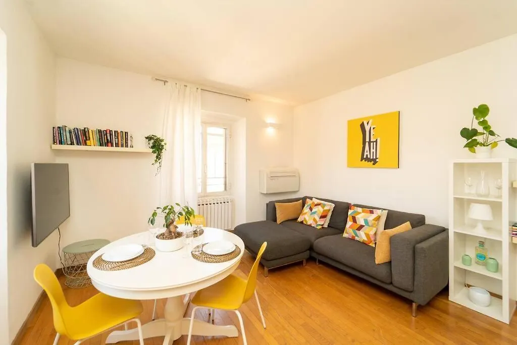 Appartamento A 15 Min. Dal Duomo Milán Apartamento